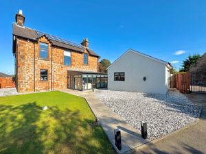 Photo 32- click for photo gallery